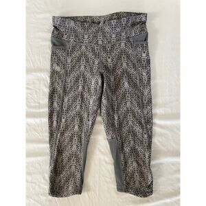 Athleta Be Free Nickers Crop Athletic Pants, Leggings in Black Dobby. XS, GUC!!